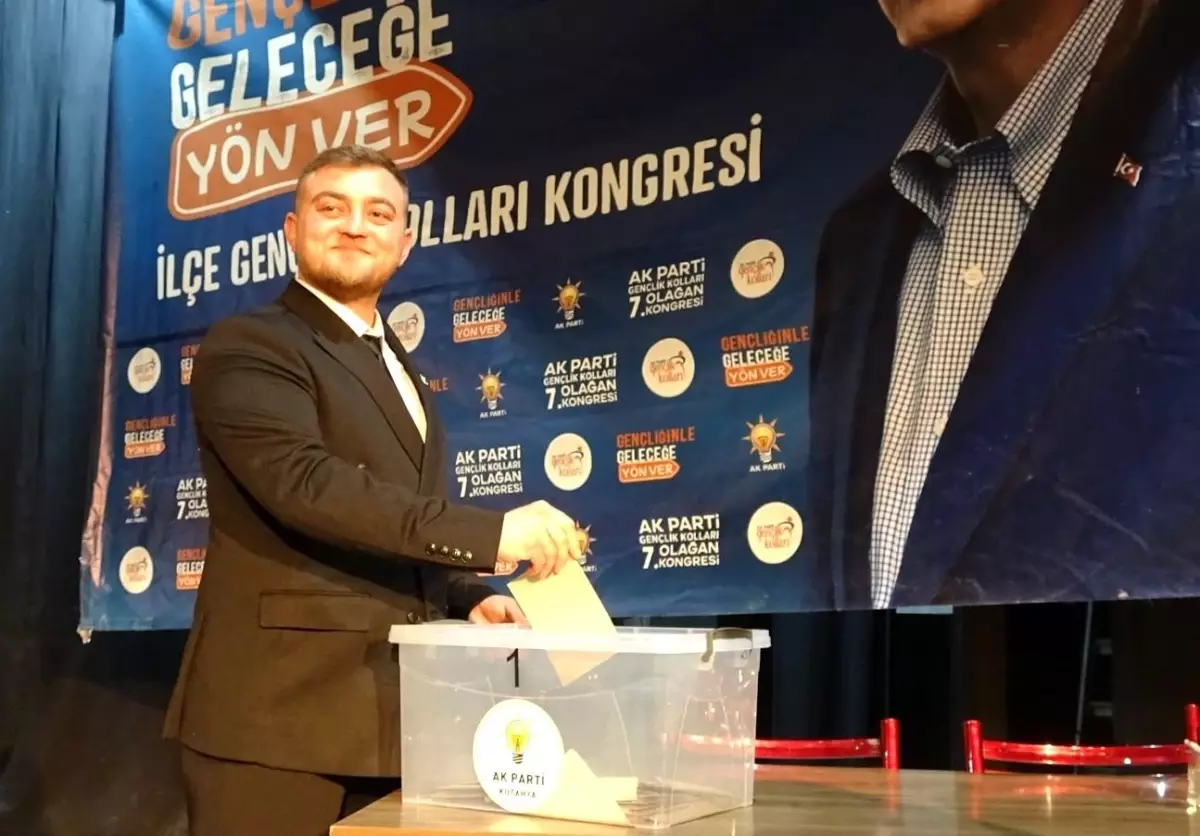 Tavşanlı’da Gençlik Kolları Kongresi Yapıldı