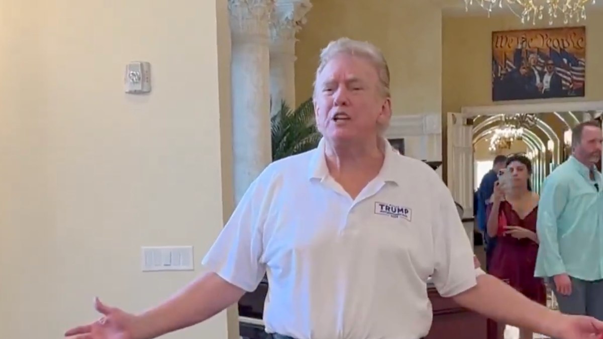 Donald Trump saç modelini değiştirdi