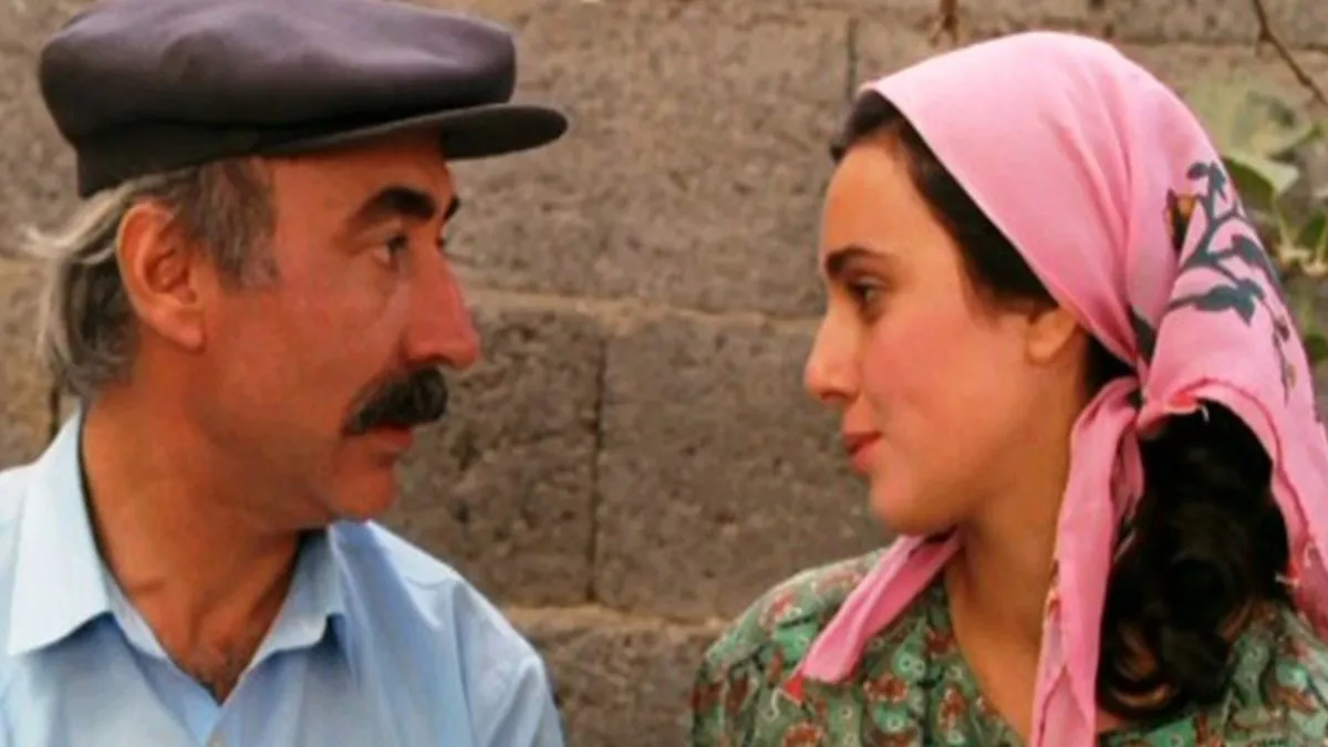 Şener Şen’in biricik partneriydi…Züğürt Ağa’nın güzeller güzeli Kiraz bakın şimdi ne halde…İşte 56 yaşındaki Nilgün Nazlı’nın son hali…