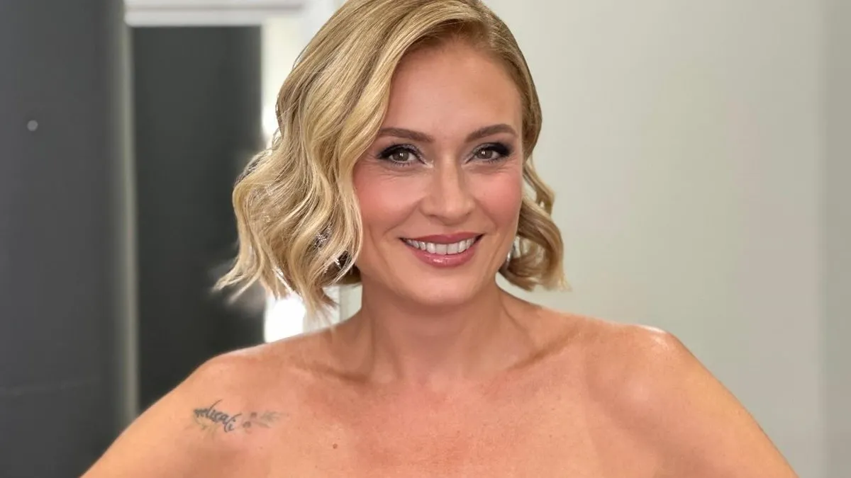 Ceyda Düvenci ile sevgilisi Güçlü Mete ile nişanlandı mı? Yüzüklü pozu kafa karıştırdı!