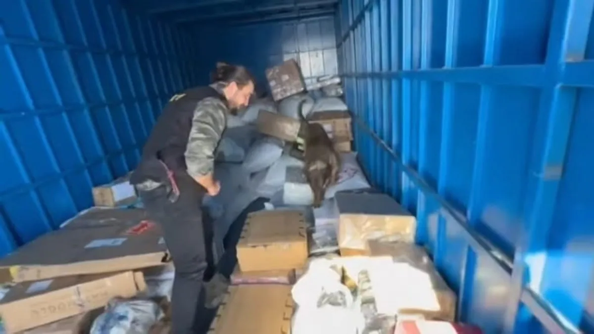 Hakkari’de kargo aracında 102 kilo uyuşturucu madde ele geçirildi