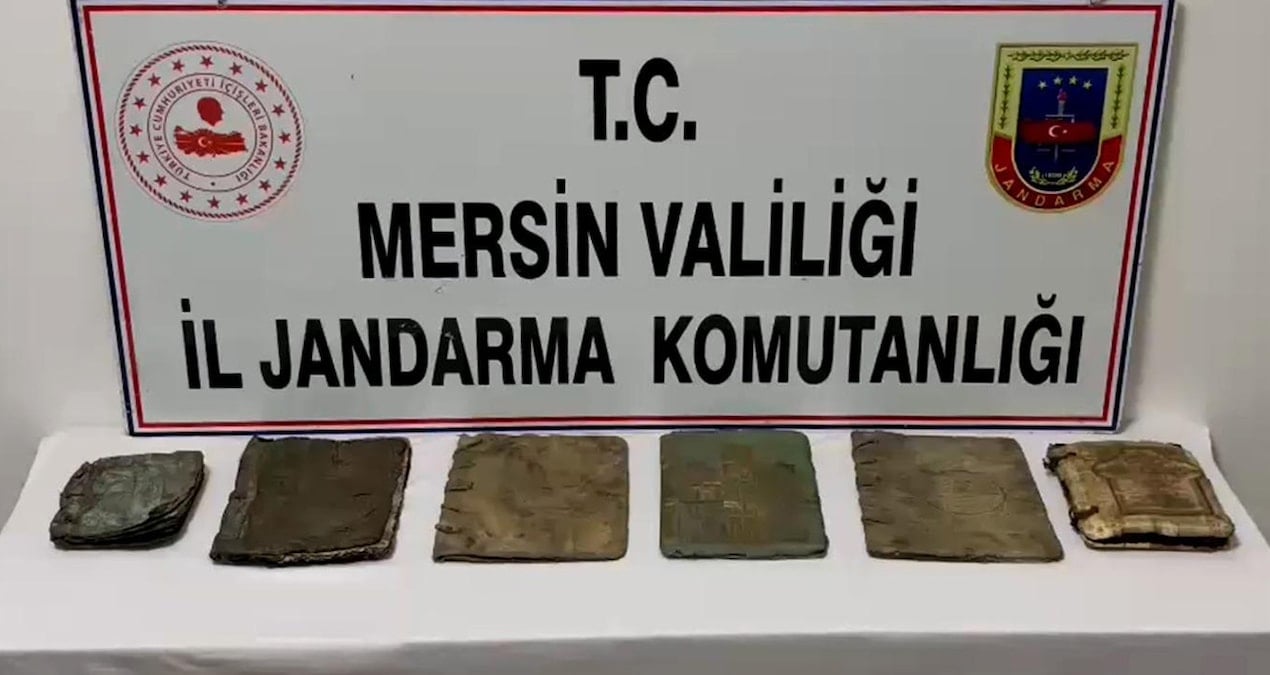 Roma ve Bizans dönemine ait kitaplar ele geçirildi